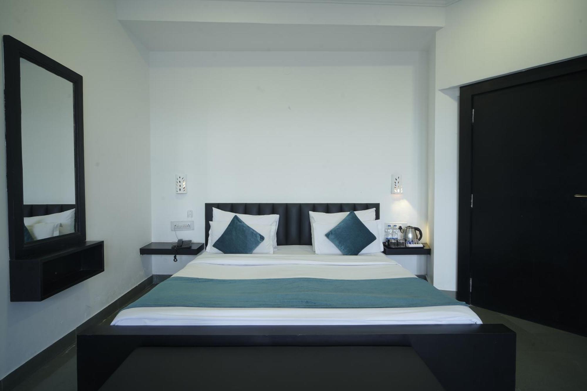 Hotel Banjara Retreat Удайпур Экстерьер фото